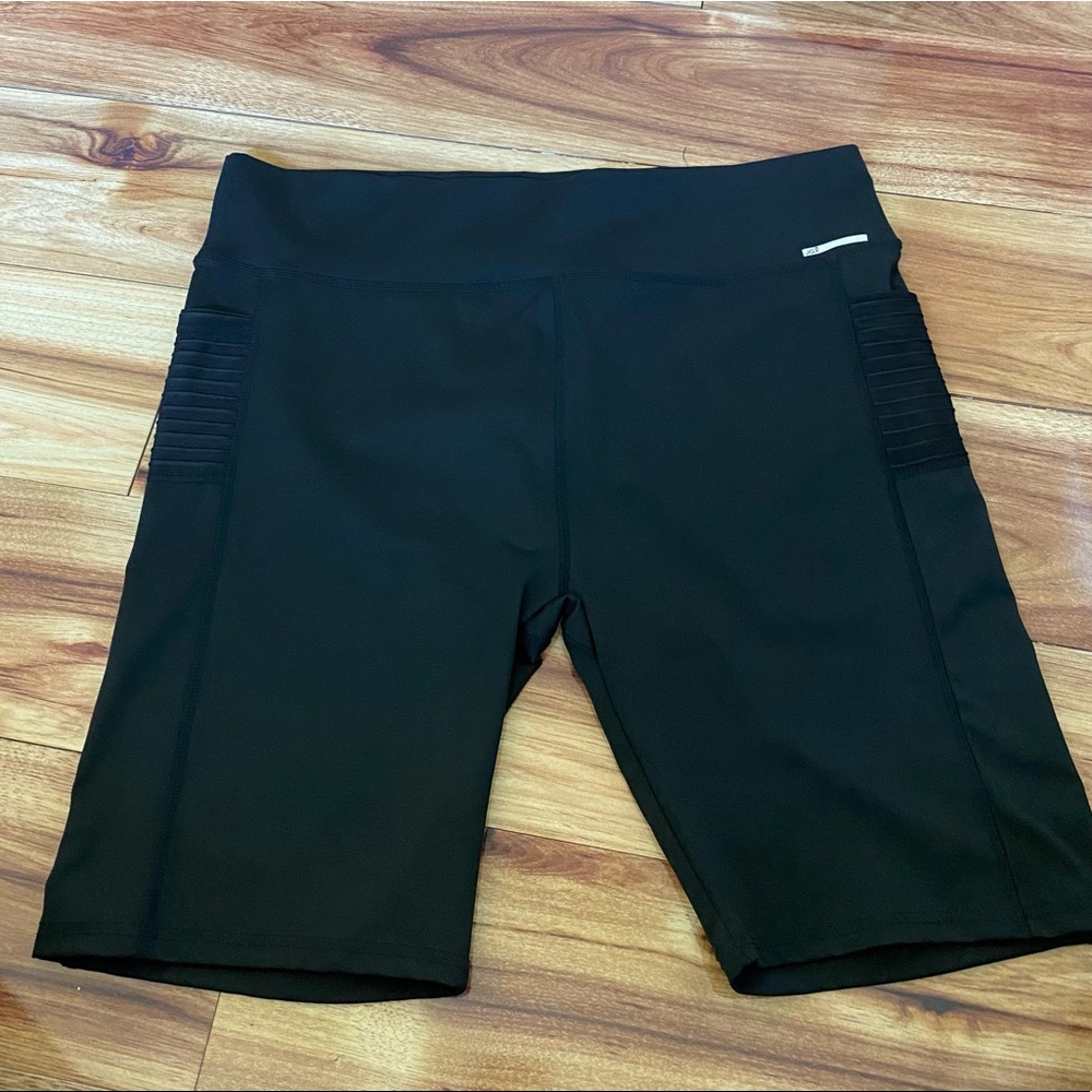 NWOT Biker shorts with pockets